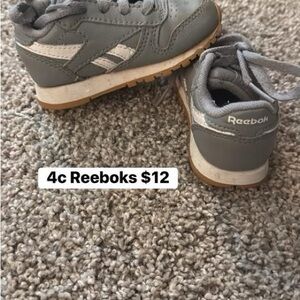 Reebok Kids Sneakers in Gray and White